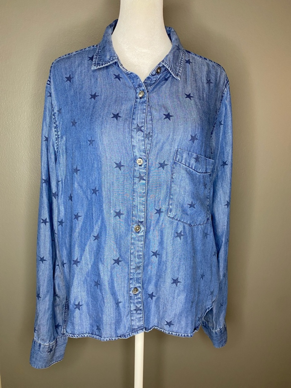 Rails Ingrid Star Print Denim 100% Lyocell Tencel Chambray Shirt - Size L